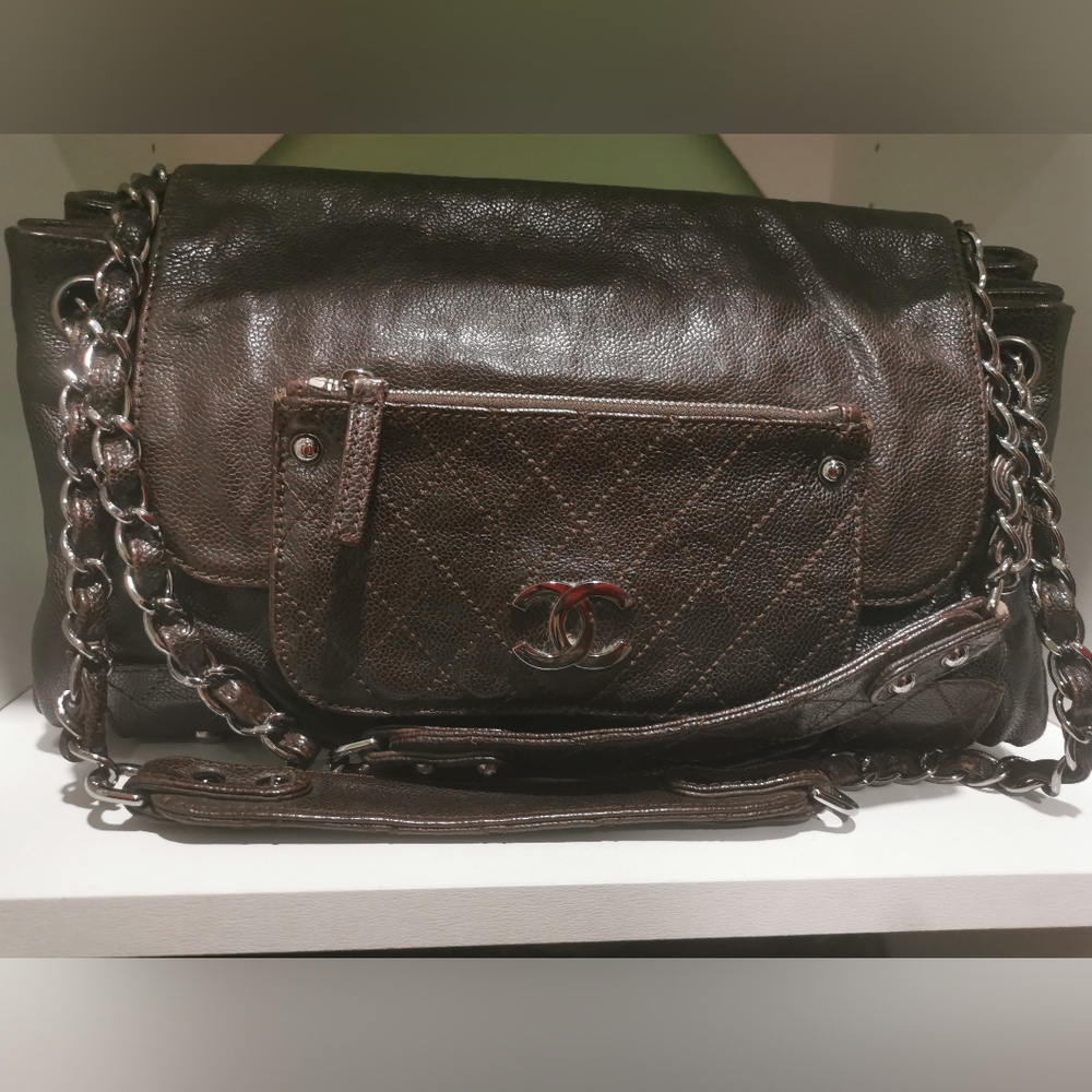 100% Authentic Chanel Grazed Caviar Pocket In The City Shoulder Bag  Brown